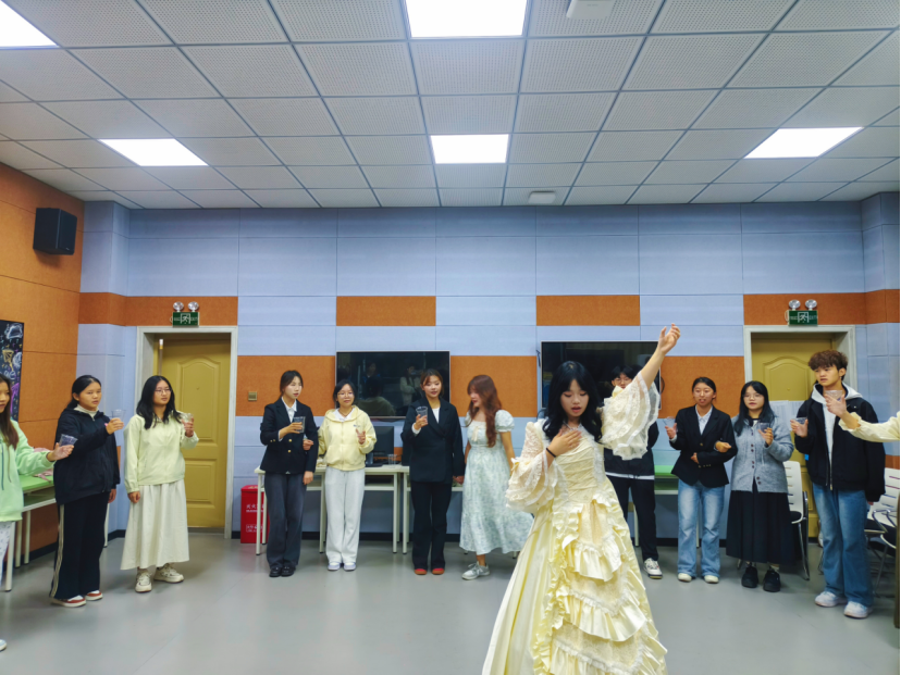 重庆人文科技学院第三届外语文化节之“戏梦芳华，岩韵新声——Drama on Stage, World in Page”英语戏剧节初、复赛成功举办